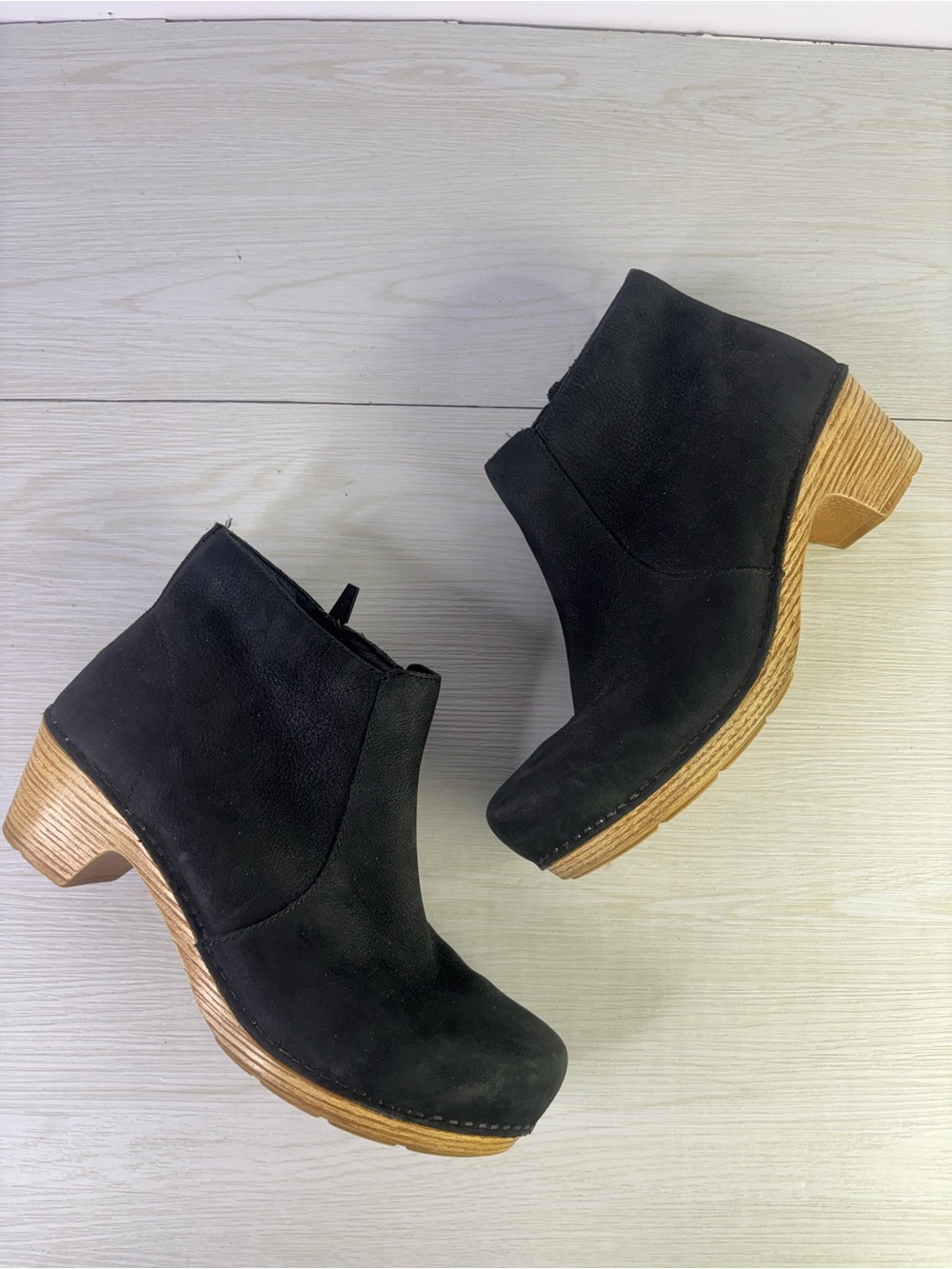 Dansko Maria Ankle Boot - Black Nubuck, Size 39